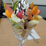 coffee&lunch さがみ - チョコレートパフェ700円