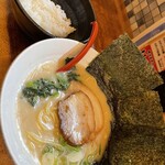 横浜家系ラーメン いりなか家 - 