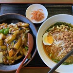 満福 - 料理写真:ラーメンセットの台湾ラーメンと麻婆茄子飯