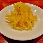 支那麺 はしご - ビールのアテは、千切りのつぼ漬け