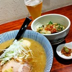 灼味噌らーめん 八堂八 - グラスビール 400円、味玉味噌 1100円、今日のデザート 150円