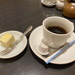 Sushidokoro Saikaku - 食後のコーヒー　ケーキは女性のみのサービス