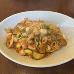 パスタキッチン　ドラーゴ - 小柱と野菜のトマトソース