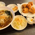 台湾料理味鮮 - 若鶏の唐揚げ定食