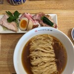 めん処 いしがみ - 料理写真:鶏そば極 香味野菜のスープ