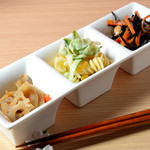 凛 - 日本酒や焼酎のおつまみに最適な『珍味二種盛り』