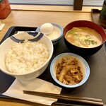 Matsuya - 生玉子かけごはん、ミニ牛皿、豚汁変更