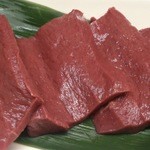Urayoko Yakiniku Senta- - 牛ハツ　牛の心臓部位、肉質は柔らかく、一度食べたらハマります。