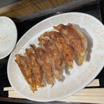 Nishiki Gyo-Za - 黒毛和牛入り餃子　880円