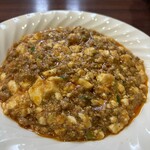 中国料理 峨嵋山 - マーボー豆腐　中辛です　食べていたら汗が流れてきました