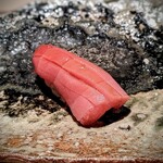 千葉たかおか - 美しいグラデーションの中トロ。甘い。