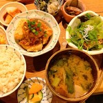 八百屋とごはん うらや - 元気定食　たまごを小鉢に変更(ポテサラ)