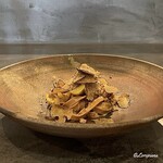 カーサ・デル・チーボ - 栗の粉を練り込んだ自家製のタリアテッレ 猪のサルシッチャと栗のラグーのトリュフ掛け