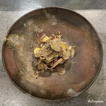 カーサ・デル・チーボ - 栗の粉を練り込んだ自家製のタリアテッレ 猪のサルシッチャと栗のラグーのトリュフ掛け