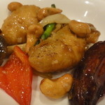 新中国料理 HARAKAWA - 北海道　仙鳳趾カキ・カシューナッツ四川辛味炒め