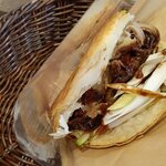 秦妃ROUGAMO - 北京ダックの肉夹馍