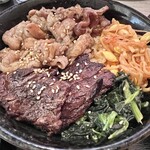 石臼挽き生そば 炭火焼肉丼 さくら - 料理写真:ハラミ・カルビ丼