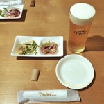 農家バル FOODBABY - 生ビール ＆ お通し