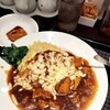 DRAGON酒家 離 - 龍式牛バラカレー炒飯、チーズトッピング