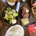 ステーキ居酒屋チャンプ - 