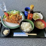 みどりお食事喫茶 - ミックスフライ定食(\1,800)