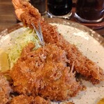 巣鴨ときわ食堂 本店 - 揚げたてもエビ様フライ