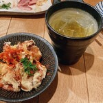 Sumibiyakitori Arata - ベーコンとアボカドの温かいポテトサラダ➕緑茶ハイ