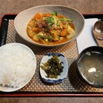 陸海喰 - ランチのチゲ定食、うまかったぁ