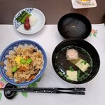 Yuke Muri No Sato Kashiwaya - 夕食→鶏の五目ご飯とお吸い物