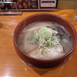 吉山商店 - 白湯豚骨塩@910円