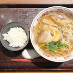 中華ダイニング 餃子屋台 - 屋台ラーメン（醤油味）