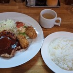 洋食工房 ジェンコ - 全景　カニクリームコロッケを選択