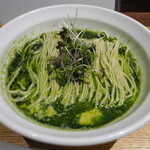 NIBOSHI MANIA - 特濃アサリニラ煮干ソバ 後ろから