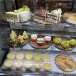 ペチカスケマサコーヒー - ショーケースの中のケーキたち