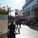 NIBOSHI MANIA - 南口前。マクドナルドとセブンイレブンの間の道に入る