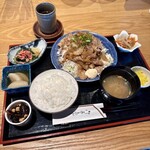 馳走処 頂 - 料理写真:信州SPFポーク生姜焼き定食(\1,700)