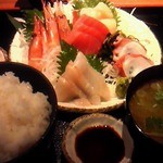 漁苑 - 刺身定食1100円