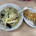 ぎょうざの満洲 - 料理写真: