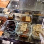 BARU 竹末 - ショーケース。