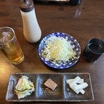 とんかつ 串揚げ 優膳 - まずはコチラがセットされます