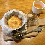 Yasaiga Oishii Resutoran Rongingu Hausu - デザート：鉄板チーズケーキ、ホットドリンクビュッフェ（紅茶）