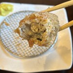 とんかつ 串揚げ 優膳 - レモン絞ってガブリエル！　牡蠣汁プシャ〜〜っ！