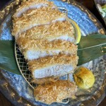 とんかつ 串揚げ 優膳 - ロースカツはこんな感じ