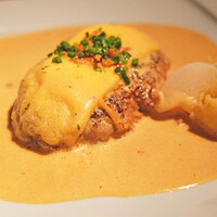 旬菜ステーキ処 らいむらいと - らいむらいと風チーズハンバーグ(200g) 1580円