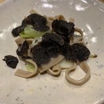 Akizuki - パスタ2-麺に栗を混ぜてある。トリュフ、キャベツ