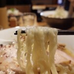 らぁめん鴇 - 味噌らぁめんの麺リフト