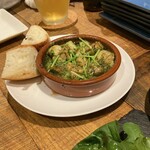 イタリアンバル flat - エスカルゴとツブ貝のオーブン焼き