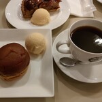 Kafe Paurisuta - タルトタタン＆森のコーヒーセット 1660円