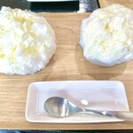 しろくろとりこ。 - 天然水と水道水の食べ比べカキ氷