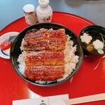 峠のうなぎ 美しま - 料理写真:うな丼　桃(4枚) ¥3400 肝吸い・香の物付き